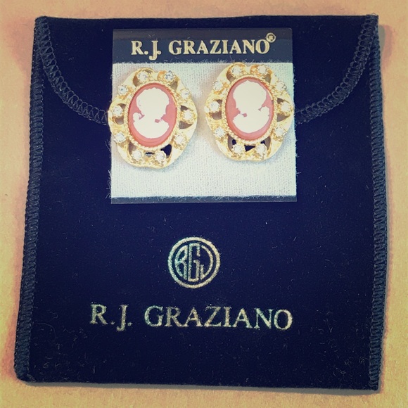 SIGNED R.J Graziano Edwardian Cameo Earrings - Picture 1 of 7